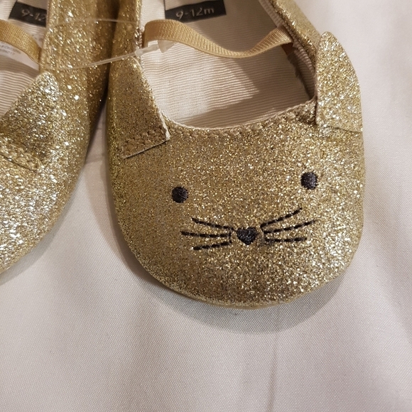 Carter's New gold sparkly crib shoes - Picture 2 of 6